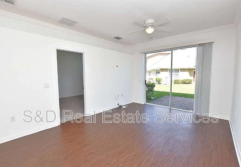 6352 Sedgeford Dr — Photo 10