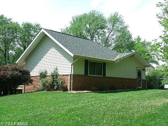 4th image of 10005 Blackthorn Ct