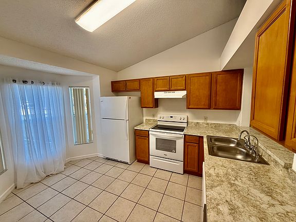 2nd image of 1128 Jade East Ln