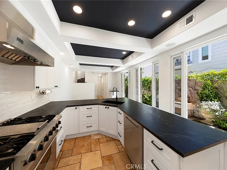 515 Begonia Ave #B — Photo 10