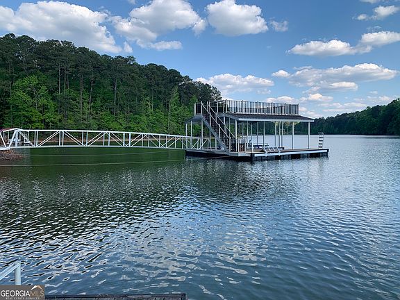 3rd image of 207 Lakeshore Dr