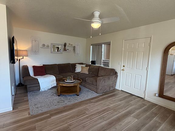 5th image of 330 W D St #330