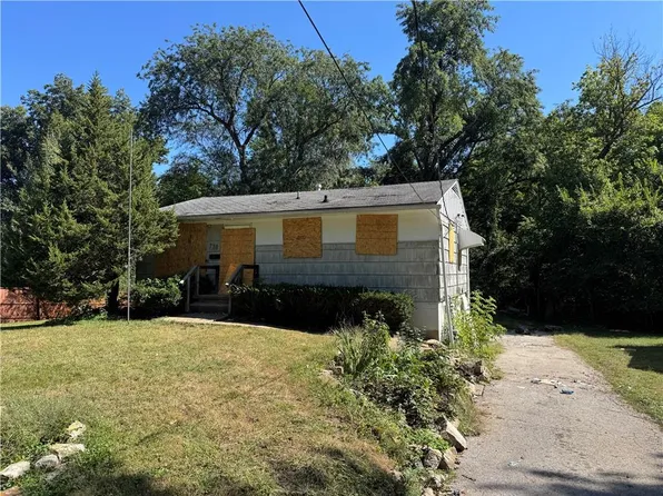 7101 Willow Ave, Raytown, MO 64133