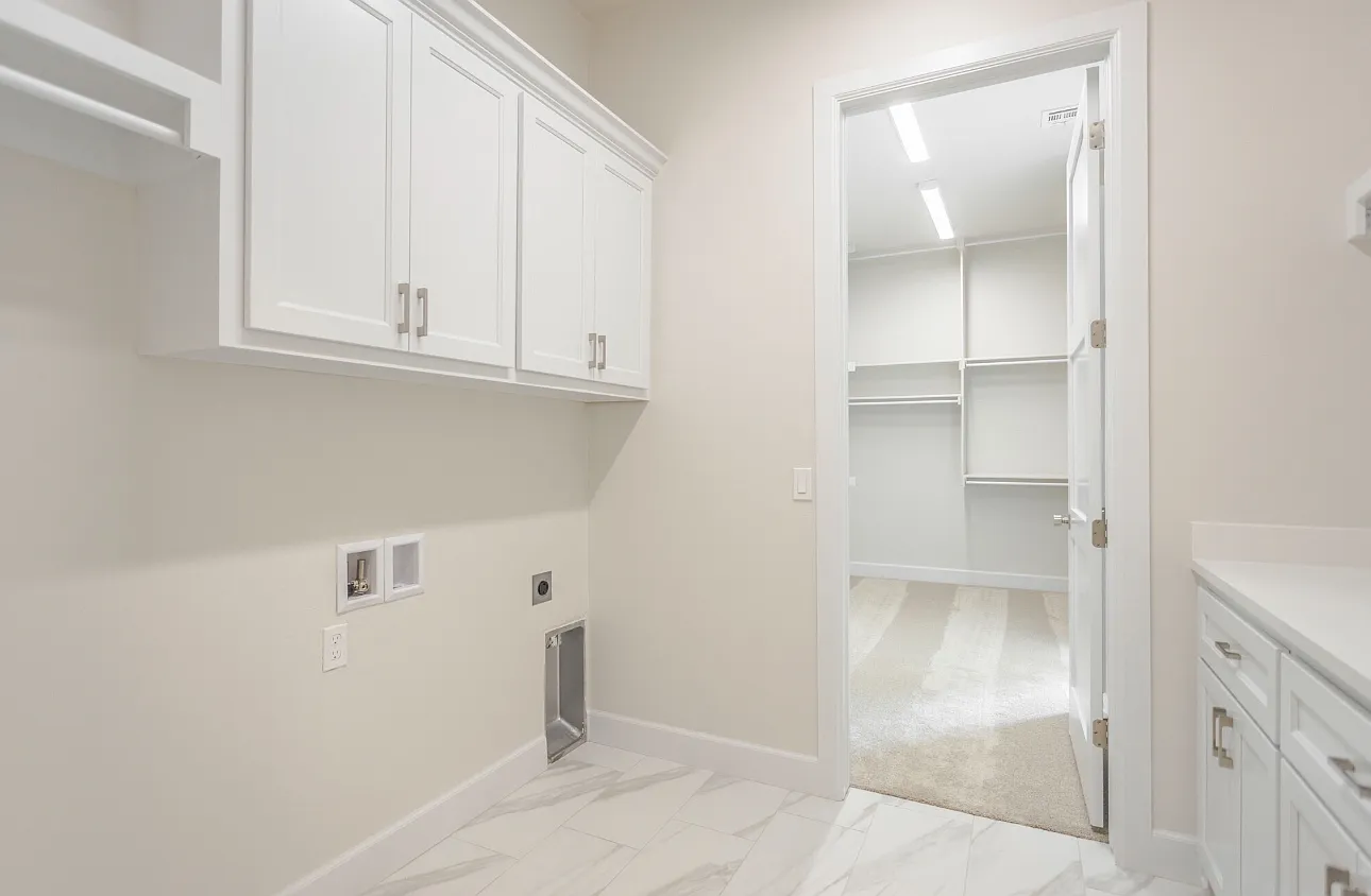 3 bed, 2210 sqft, $3,800 — Photo 4