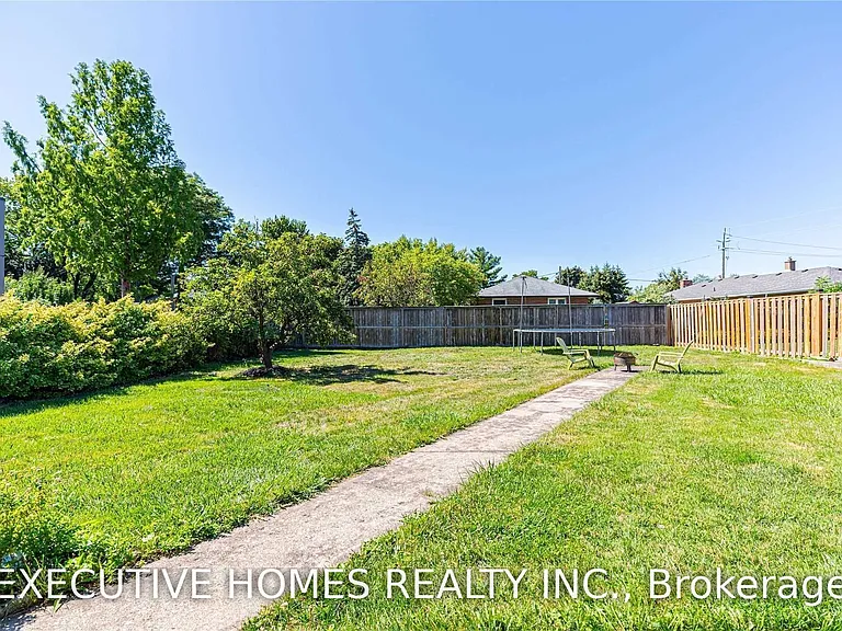 384 Ashbury Rd — Photo 38