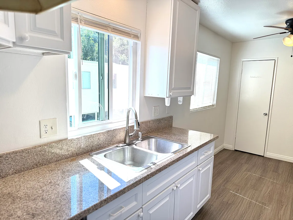 Building Photo - 1027 San Andres St #4