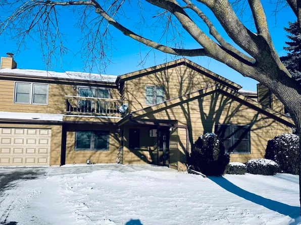 975 Manor Dr APT 78, Neenah, WI 54956