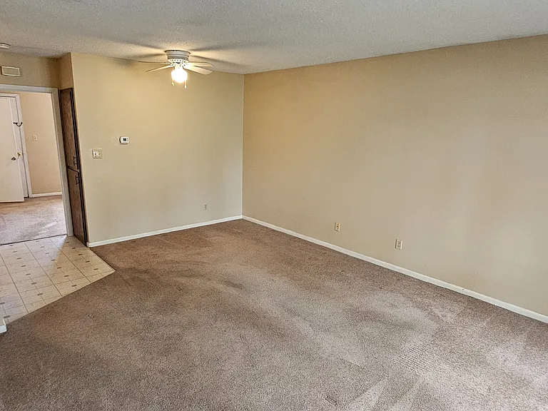 1063 Ohio St #D — Photo 3