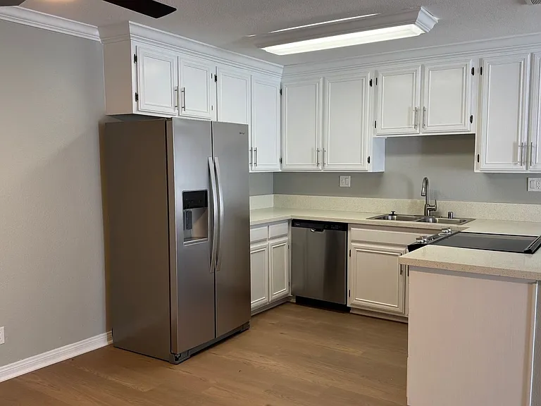 Twin Pines Apartments — Photo 49