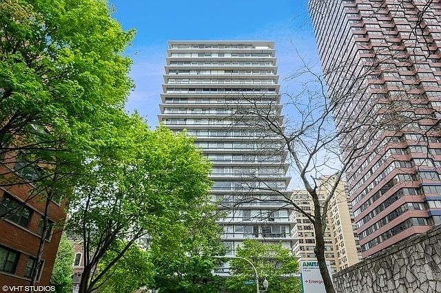 1st image of 320 W Oakdale Ave APT 2101