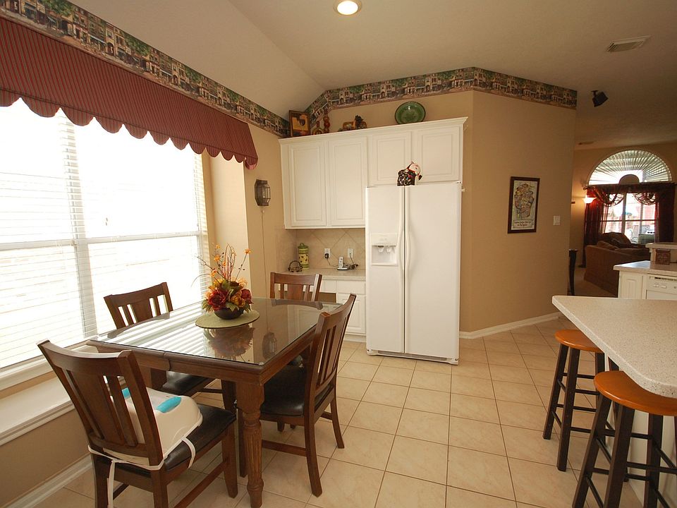 1st image of 207 Rolling Springs Ln