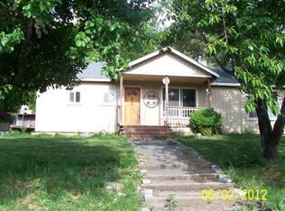 11762 Ramsey Rd, Gold Hill, OR 97525