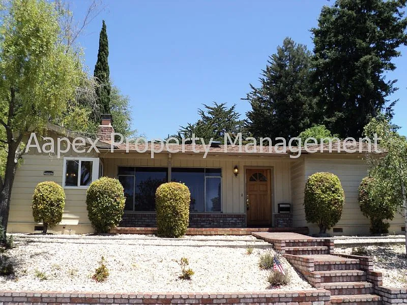 25552 Spur Dr photo 1