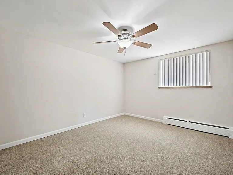 Dahlia Apartments — Photo 17