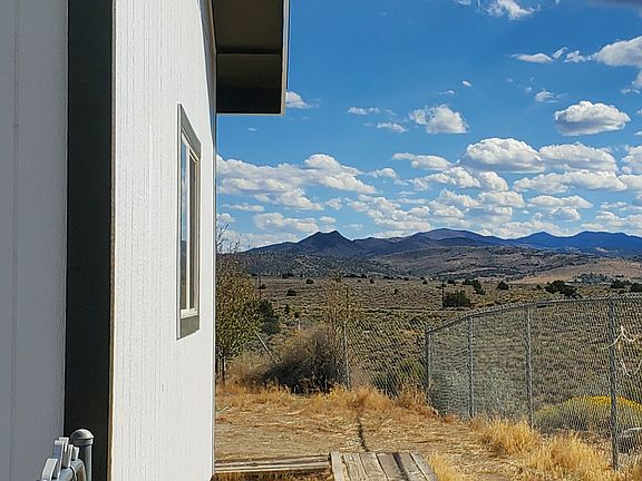 4th image of 1059 Helman Dr