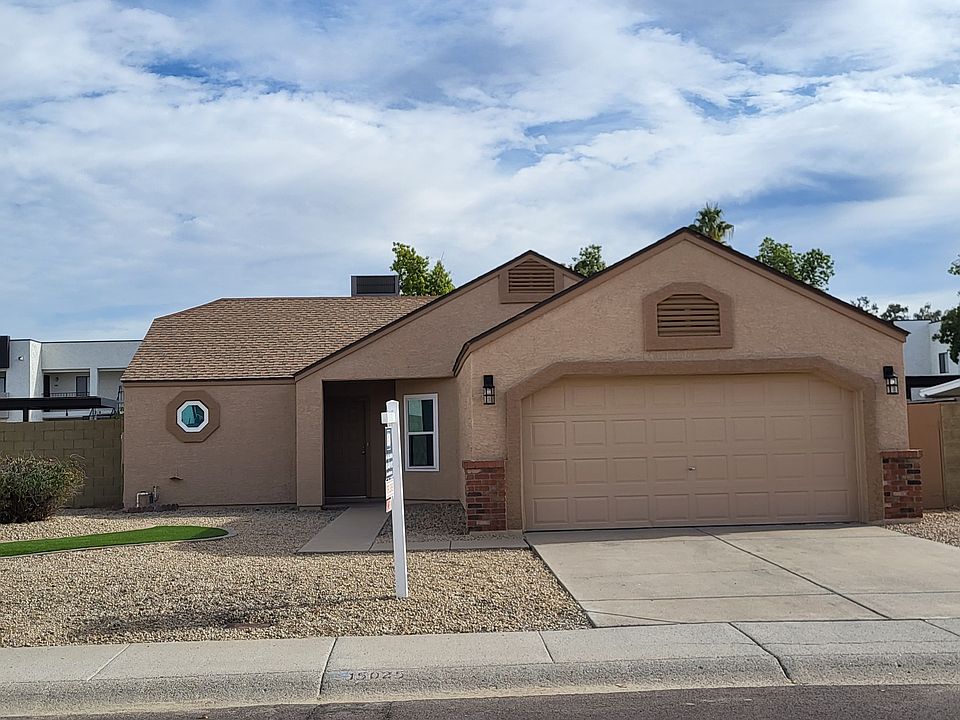 Front View - All Desert Landscaping.
Artificial Grass Area.