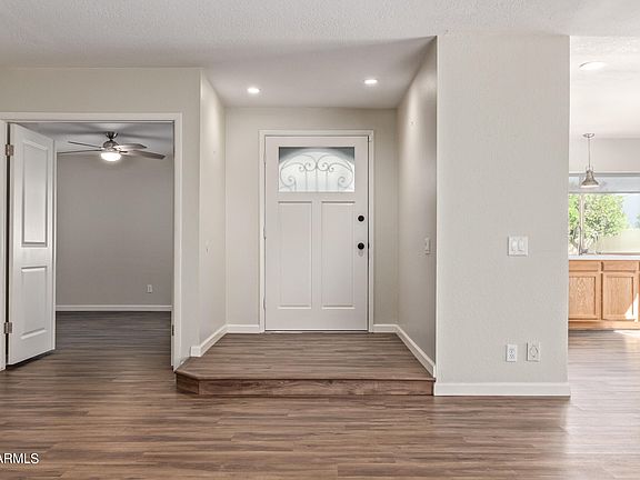 3rd image of 1633 E NORTHSHORE Drive