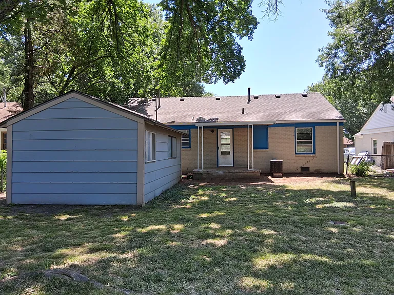 737 S Drury Ln — Photo 15