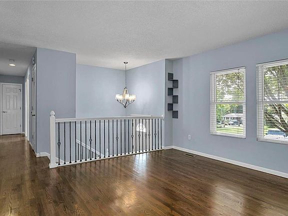 3rd image of 7314 Harry S Truman Dr