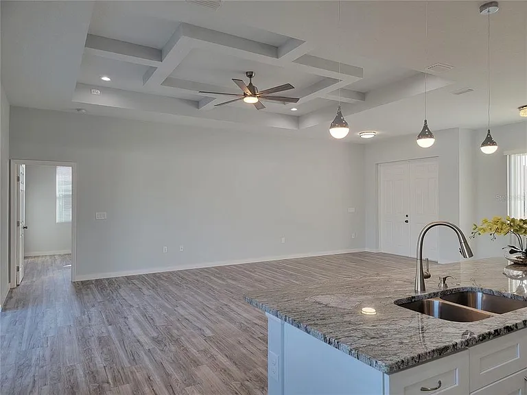 2646 Logsdon St — Photo 8