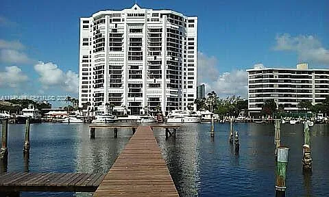 Building Photo - 2675 S Parkview Dr #2675