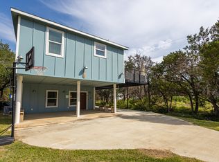 485 Flatrock Dr, Canyon Lake, TX 78133