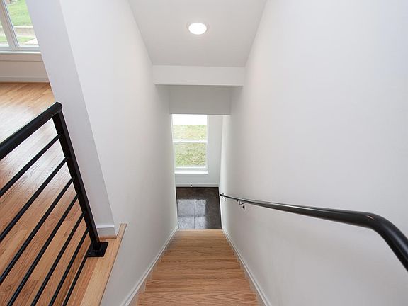 5th image of 1426 Porter St #B