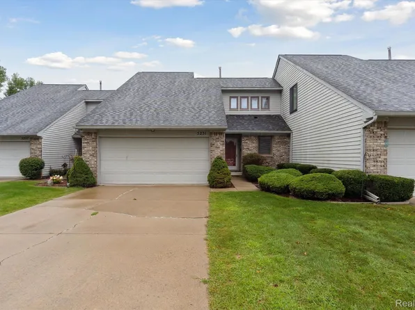 5231 Country Wood Ln, Grand Blanc, MI 48439