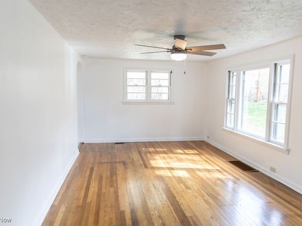 67060 Warnock Saint Clairsvi Rd, Saint Clairsville, OH 43950