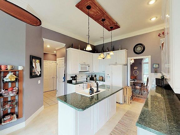 5th image of 729 Topside Dr