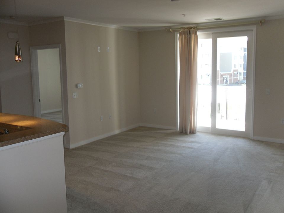 1st image of 4273 Llewellyn Ave APT 110