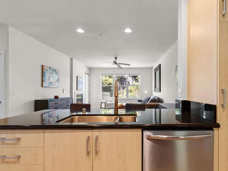 2030 N Pacific Ave #338 — Photo 3