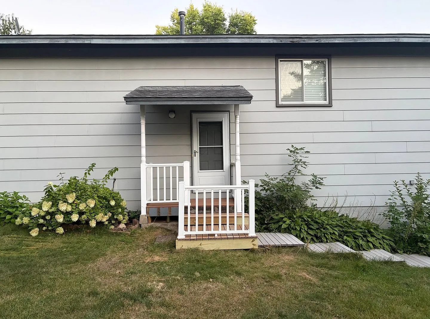 Modern Updated 3BR Twin Home in Eden Prairie — Photo 1