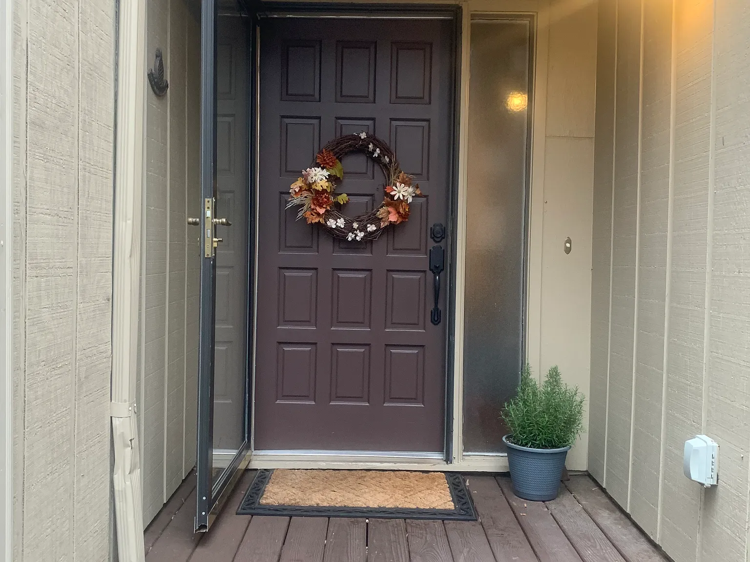3 bed, 1523 sqft, $2,100 — Photo 2