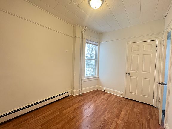 5th image of 133 Boyd Ave #3