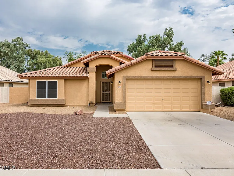 12566 W Palm Ln — Photo 2