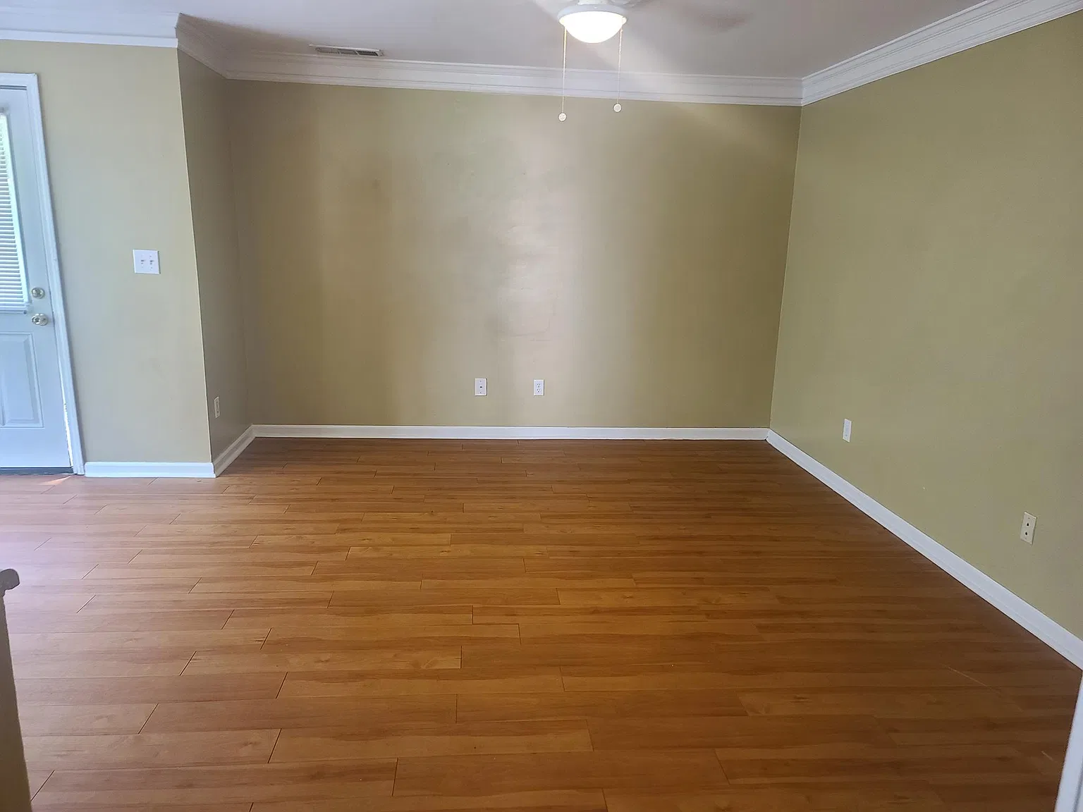 4 bed, 2.5 bath, 1455 sqft, $1,600 — Photo 4