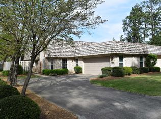 402 E Love Forty Dr, Pinehurst, NC 28374