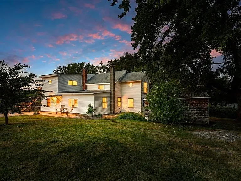 58 Violet St — Photo 3