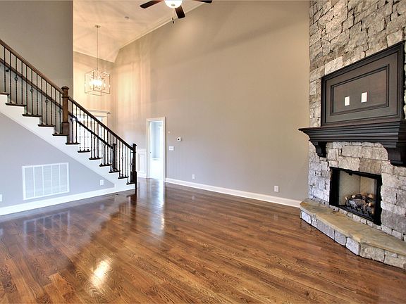4th image of 419 Whitley Way #203-lot 203