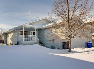 9 N Assinger Ave, Red Deer, AB T4R3L1