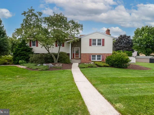 716 N Maple St, Fleetwood, PA 19522
