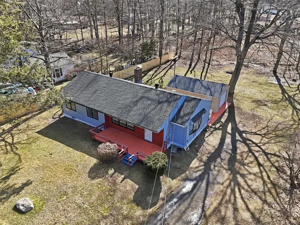 108 Sharbaugh Rd, Tobyhanna, PA 18466