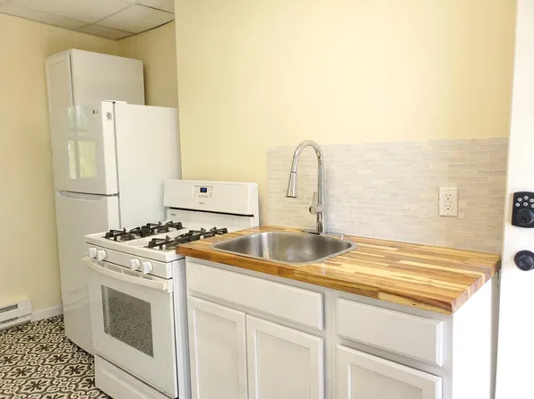 738 N Waterloo St #2, Jackson, MI 49202