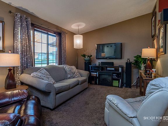 5th image of 1822 Raeboro Dr SE