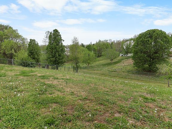 4th image of 934 Hedge Apple Dr