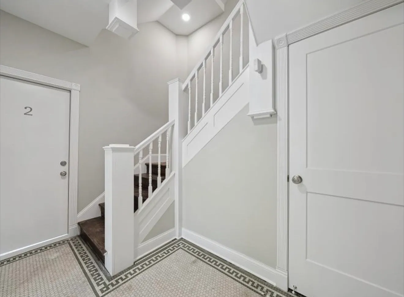 3 bed, 1350 sqft, $1,550 — Photo 2