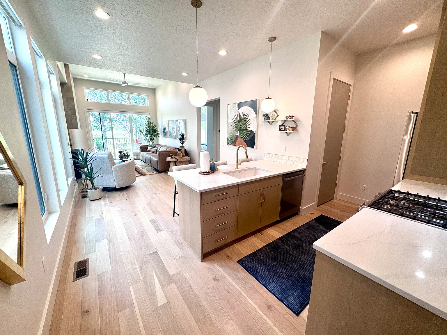 2 bed, 1470 sqft, $2,800 — Photo 4