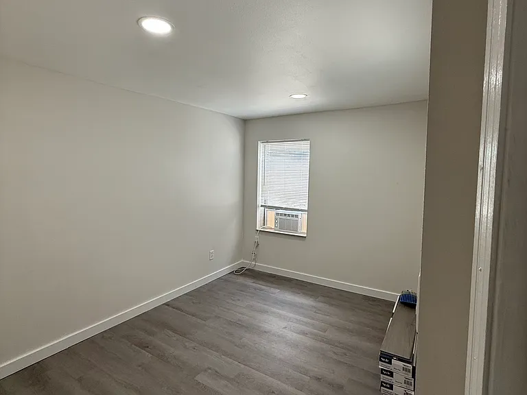 1425 Tamiami Trl #D — Photo 8