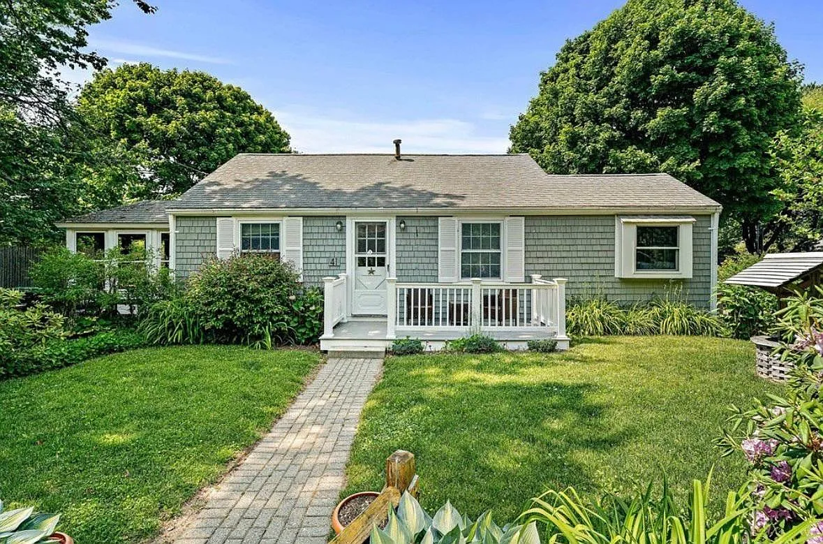 41 Ford St — Photo 1